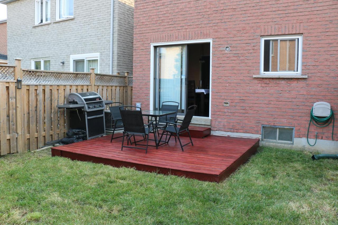 Quiet And Contemporary Home Markham Exterior photo